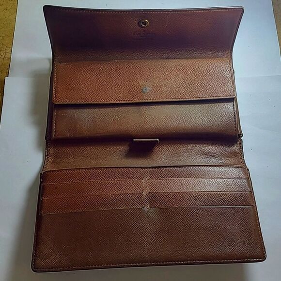 Authentic Louis Vuitton Monogram International Wallet - Picture 4 of 10